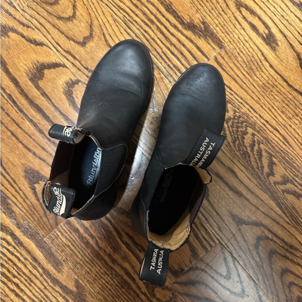 Blundstone women black leather heeled boots - Picture 3 of 7